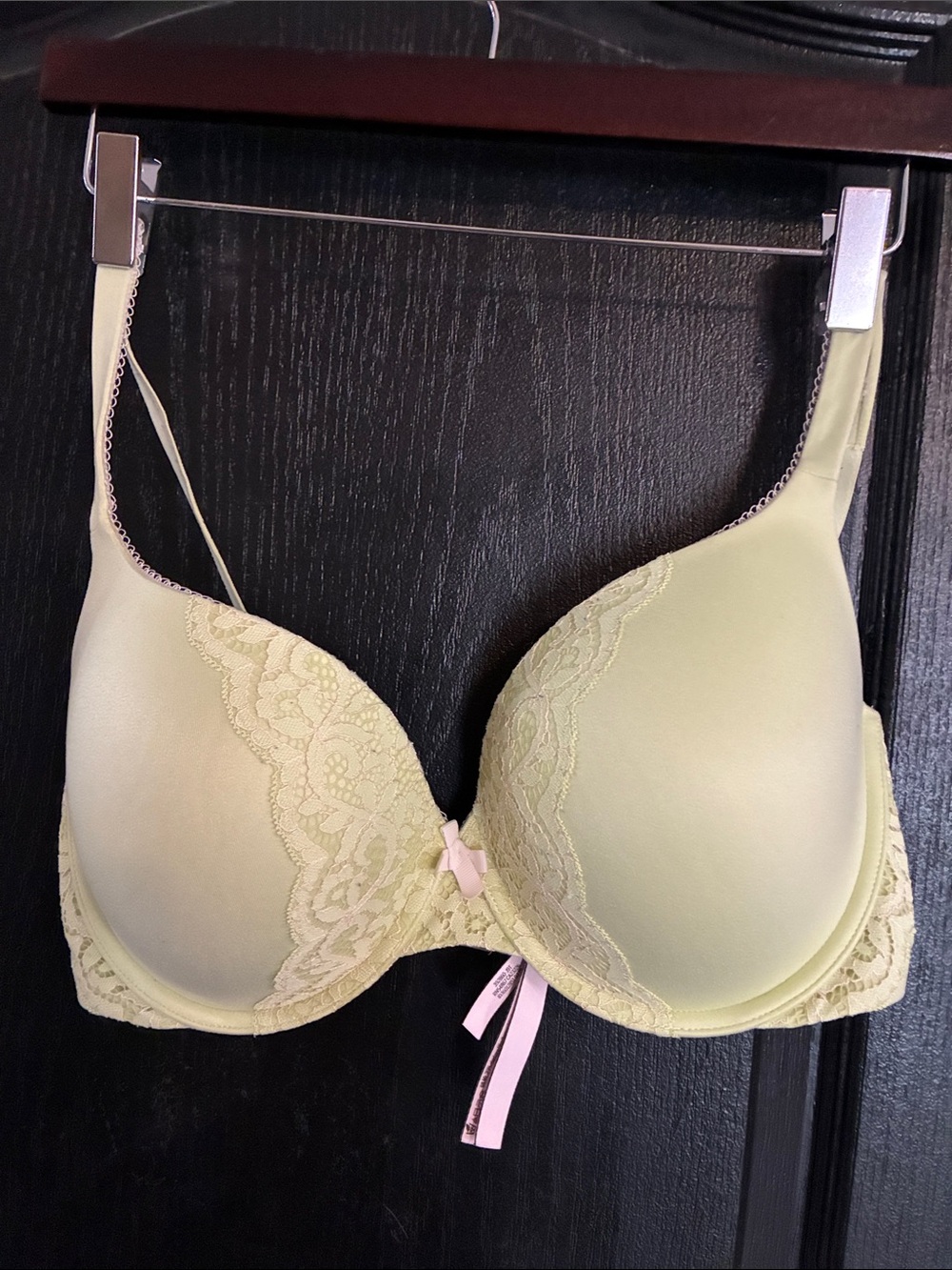 36dd Victoria's Secret Light green Lace Push-Up Bra